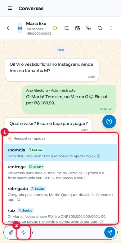 Tela de conversa no celular com a lista de respostas rápidas aberta